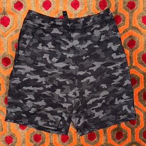 MAKE OFFER! lululemon athletica Men's Black Gray Camo Athletic Shorts Medium